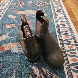 Blundstone boots size 8 fits like a size 9.5/10